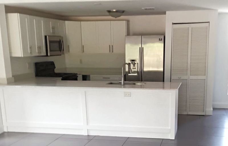 Interior photo 1 of 9, 1002 9th Avenue N