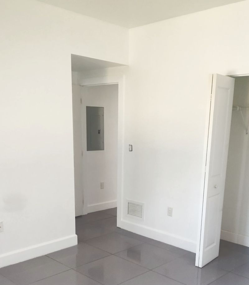 Interior photo 8 of 9, 1002 9th Avenue N